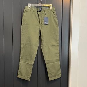 GAP Women’s Khaki Green Relaxed Girlfriend pants